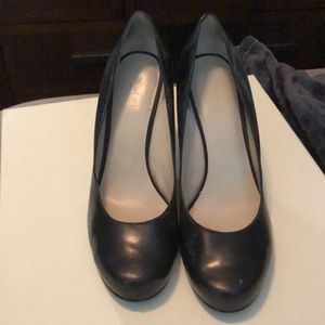Black wedges
